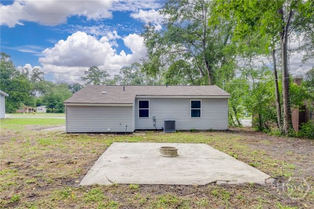 504 E Montgomery Cross Road, Savannah, GA 31406