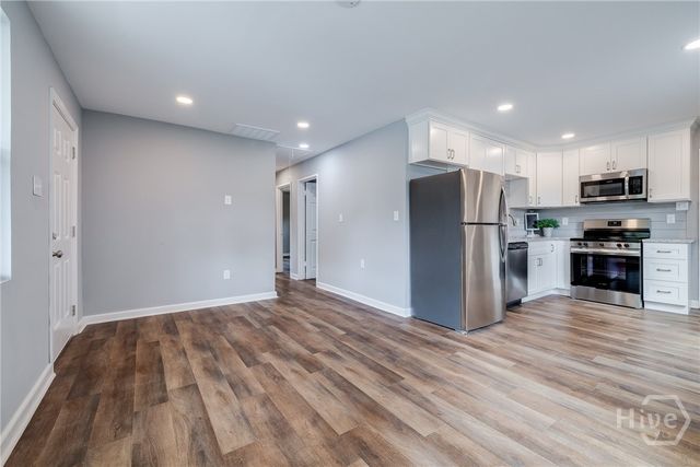 504 E Montgomery Cross Road, Savannah, GA 31406