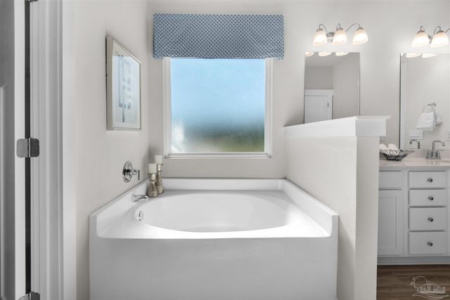 3420 Crossvine Rd, Cantonment, FL 32533