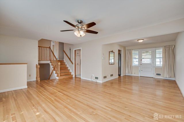12 Dixon Drive, Woodbridge Proper, NJ 07095