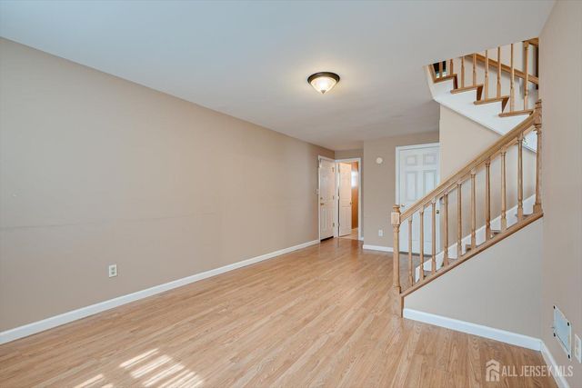 12 Dixon Drive, Woodbridge Proper, NJ 07095