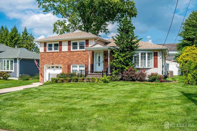 12 Dixon Drive, Woodbridge Proper, NJ 07095
