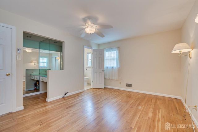 12 Dixon Drive, Woodbridge Proper, NJ 07095