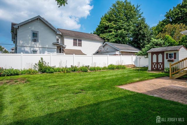 12 Dixon Drive, Woodbridge Proper, NJ 07095