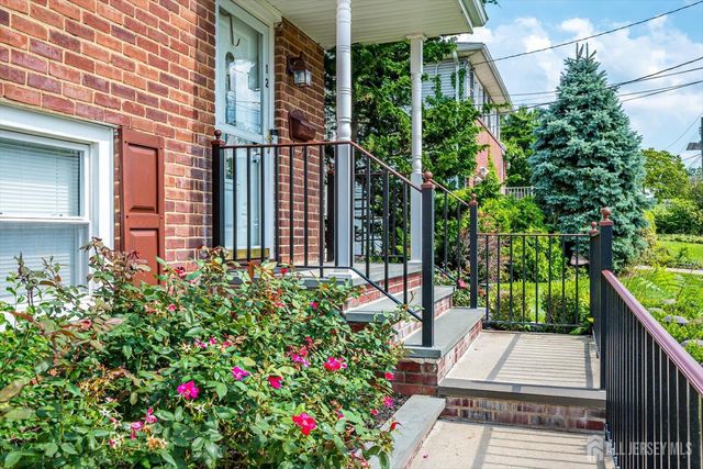 12 Dixon Drive, Woodbridge Proper, NJ 07095