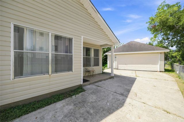 1715 Brewster Street, Houston, TX 77020