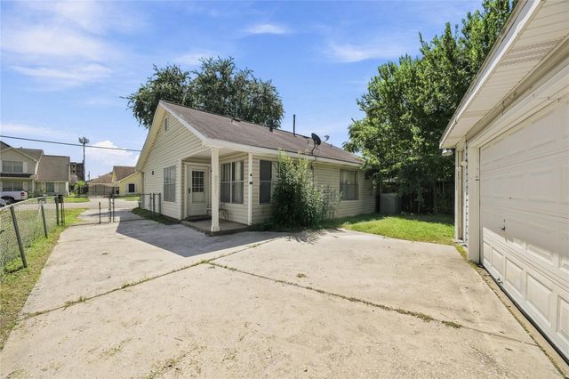 1715 Brewster Street, Houston, TX 77020