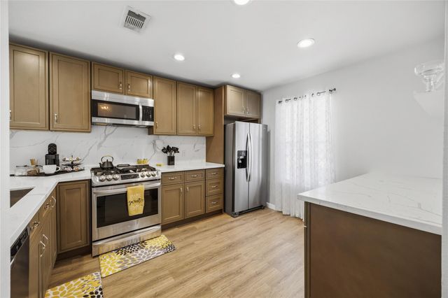 1715 Brewster Street, Houston, TX 77020