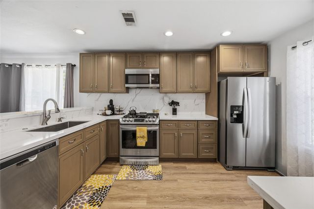 1715 Brewster Street, Houston, TX 77020
