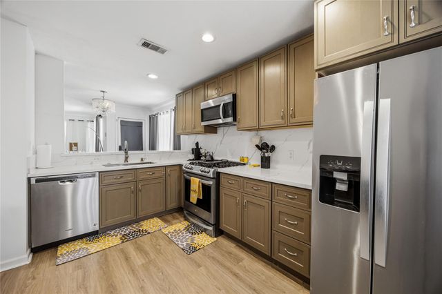1715 Brewster Street, Houston, TX 77020