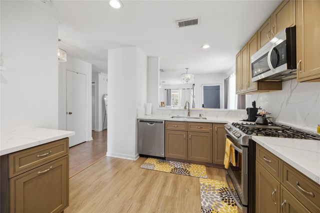 1715 Brewster Street, Houston, TX 77020