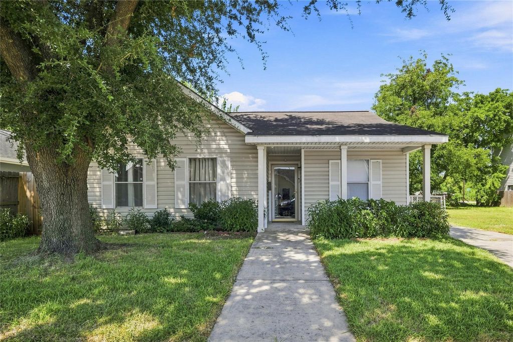1715 Brewster Street, Houston, TX 77020