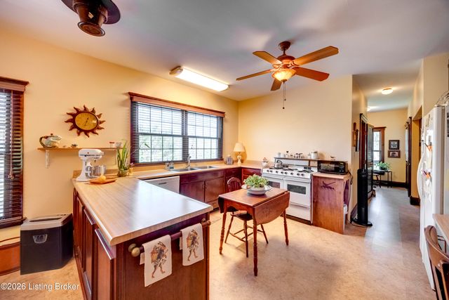 2305 Reuben Smith Rd, Loretto, KY 40037