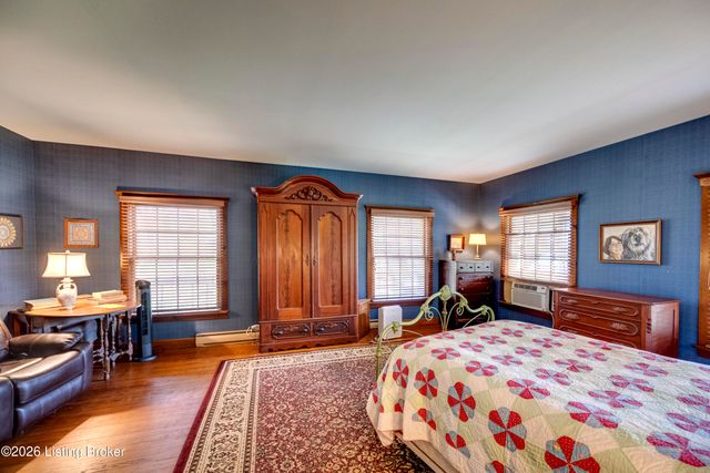 2305 Reuben Smith Rd, Loretto, KY 40037