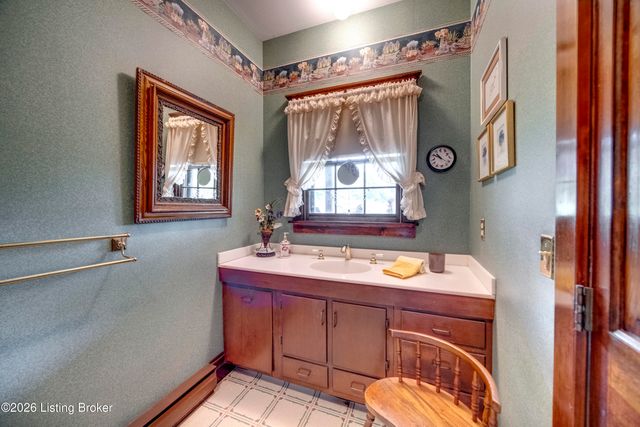 2305 Reuben Smith Rd, Loretto, KY 40037