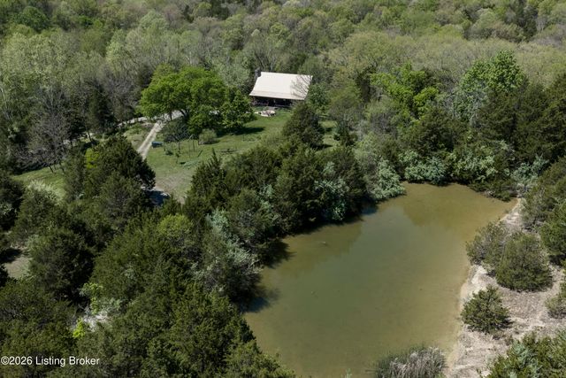 2305 Reuben Smith Rd, Loretto, KY 40037