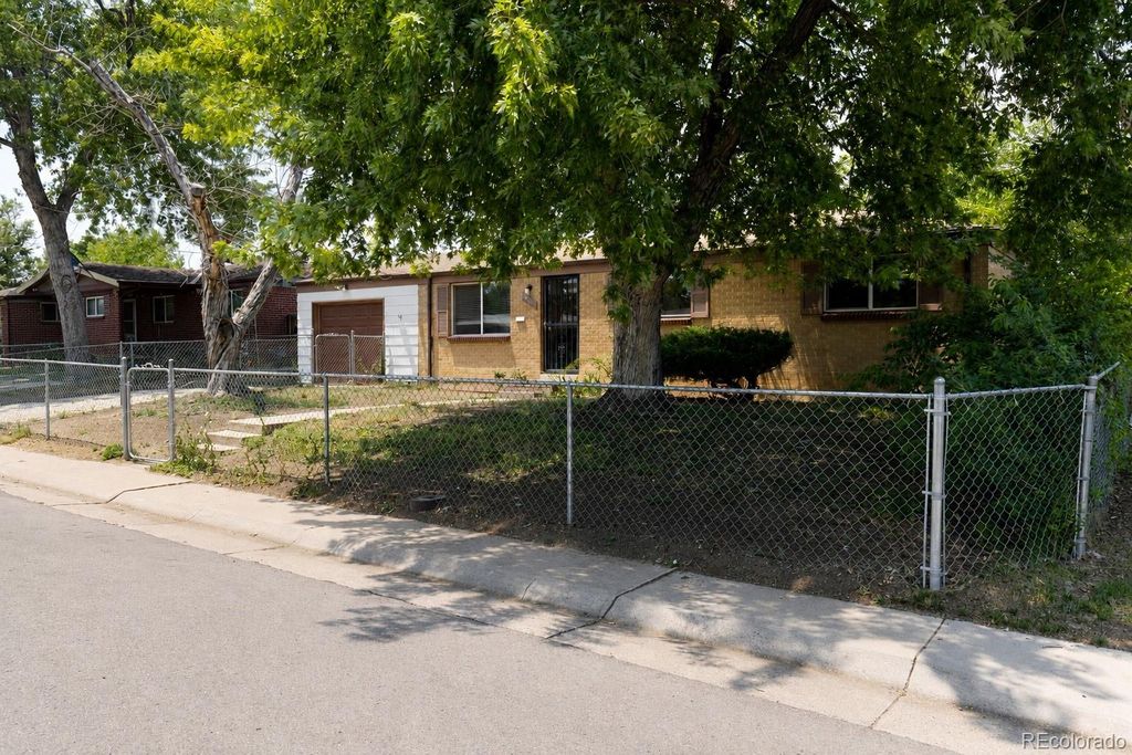 8901 Hunter Way, Westminster, CO 80031