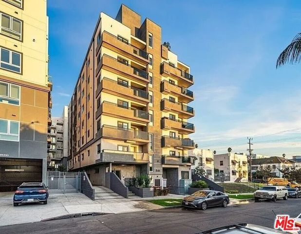 846 S Mariposa Avenue 403, Los Angeles, CA 90005
