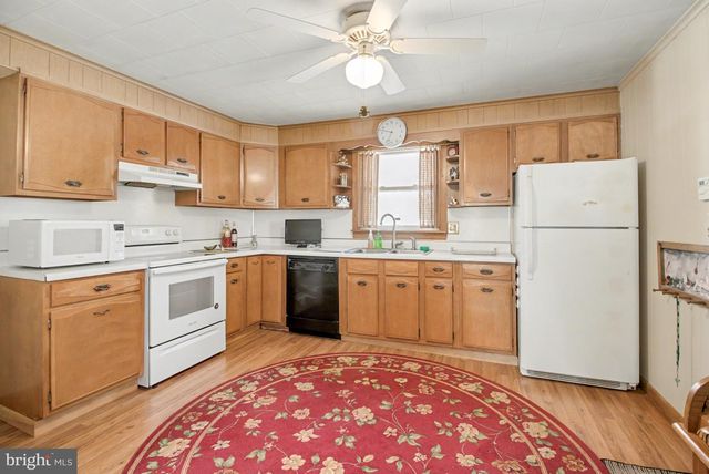 169 W WESTON PL, Shenandoah, PA 17976