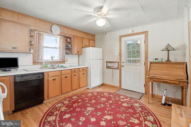 169 W WESTON PL, Shenandoah, PA 17976