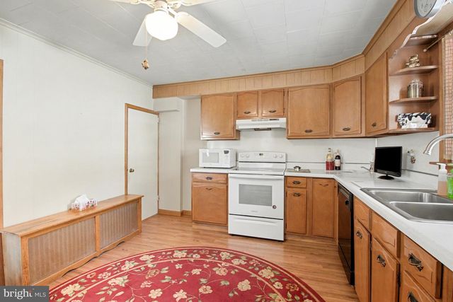 169 W WESTON PL, Shenandoah, PA 17976