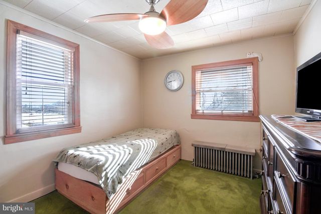 169 W WESTON PL, Shenandoah, PA 17976