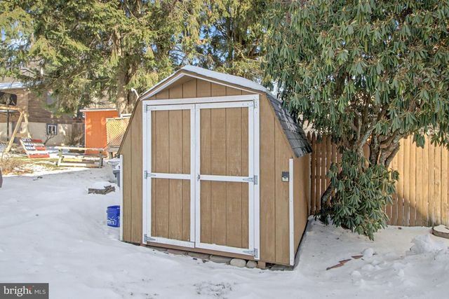 169 W WESTON PL, Shenandoah, PA 17976