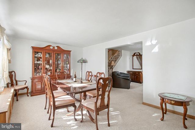 169 W WESTON PL, Shenandoah, PA 17976