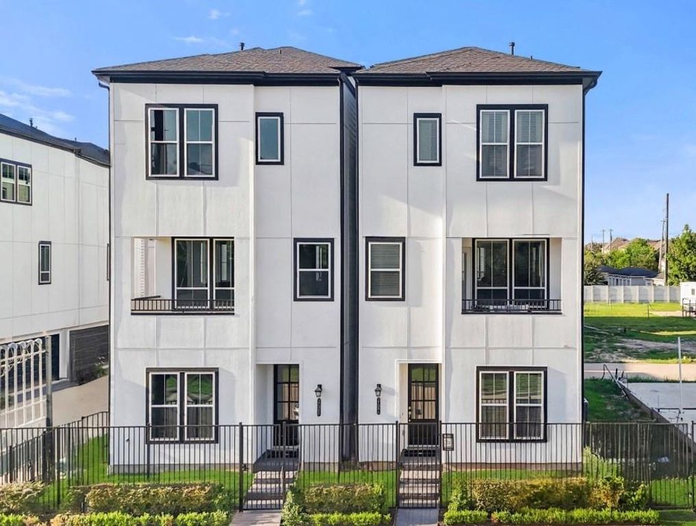 2706 Grand Fountains Drive C, Houston, TX 77054