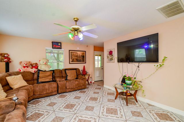 6039 Lark Haven Lane, Houston, TX 77085