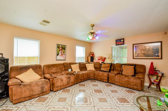 6039 Lark Haven Lane, Houston, TX 77085