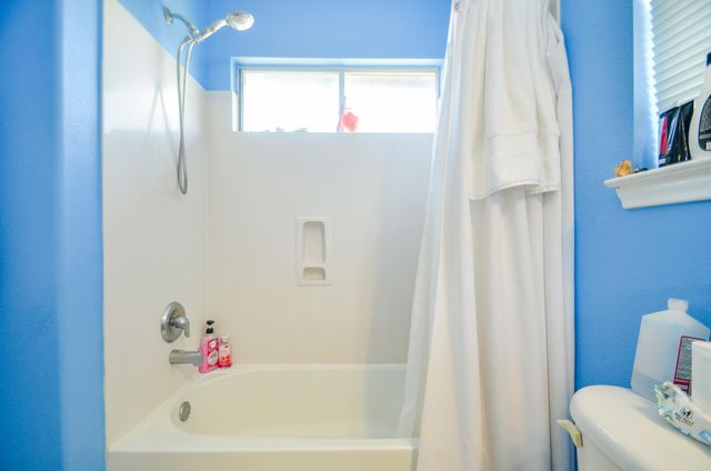 6039 Lark Haven Lane, Houston, TX 77085