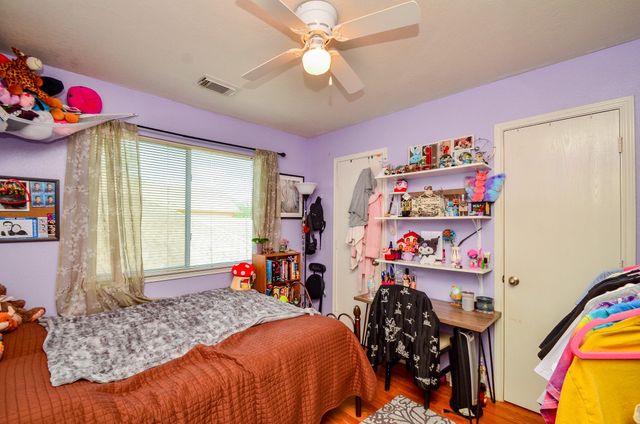 6039 Lark Haven Lane, Houston, TX 77085