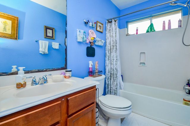 6039 Lark Haven Lane, Houston, TX 77085