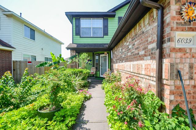 6039 Lark Haven Lane, Houston, TX 77085