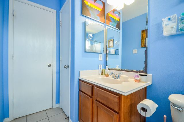 6039 Lark Haven Lane, Houston, TX 77085