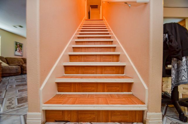 6039 Lark Haven Lane, Houston, TX 77085