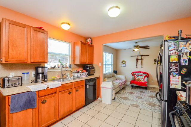 6039 Lark Haven Lane, Houston, TX 77085