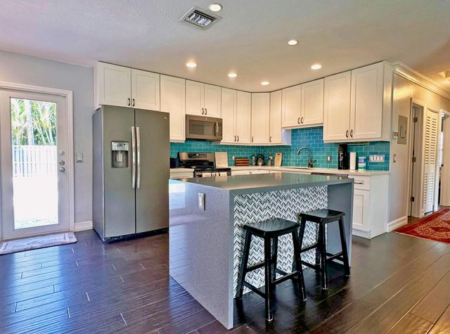 525 NE 27th Street, Wilton Manors, FL 33334