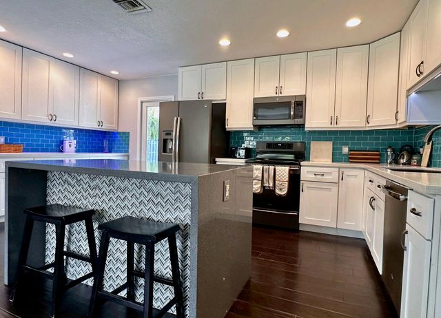 525 NE 27th Street, Wilton Manors, FL 33334