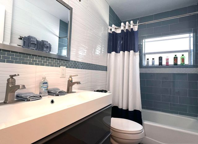 525 NE 27th Street, Wilton Manors, FL 33334