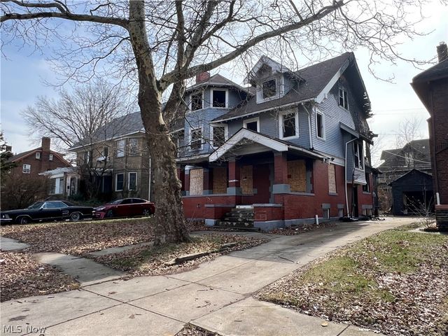 1822 Farmington Road, Cleveland, OH 44112