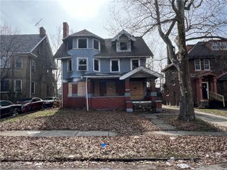 1822 Farmington Road, Cleveland, OH 44112