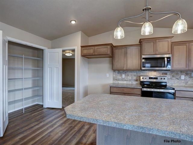 13413 E Olive Ln, Spokane Valley, WA 99216