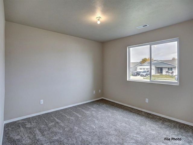 13413 E Olive Ln, Spokane Valley, WA 99216