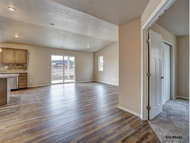 13413 E Olive Ln, Spokane Valley, WA 99216