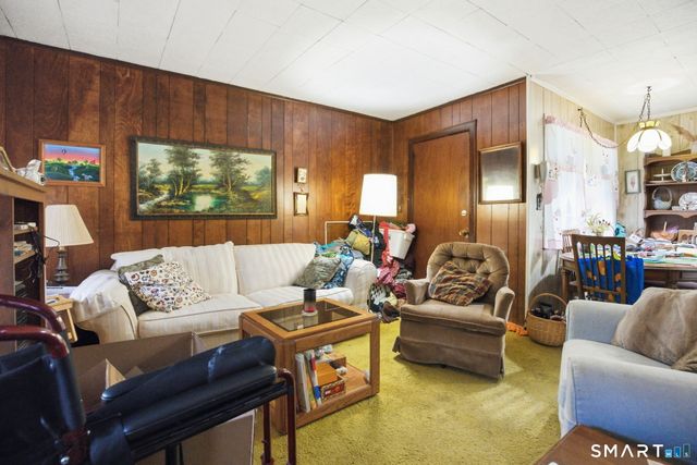 71 Cupheag Crescent, Stratford, CT 06614