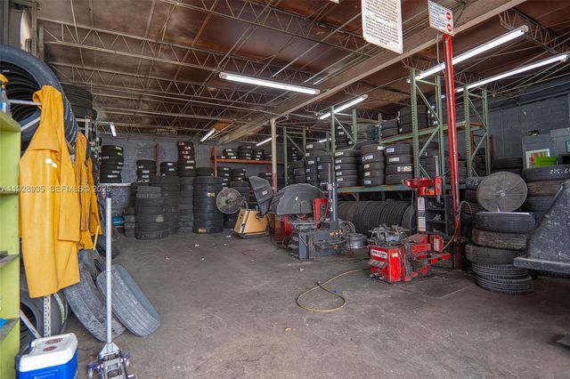 5201 NW 36th Ave, Miami, FL 33142