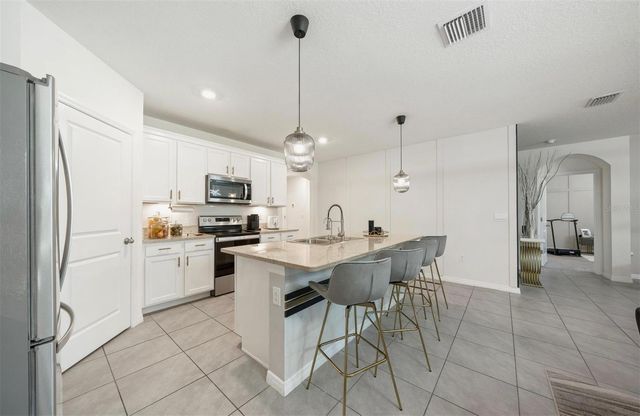 160 HICKORY COURSE LOOP, Ocala, FL 34472