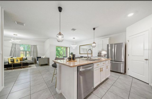160 HICKORY COURSE LOOP, Ocala, FL 34472